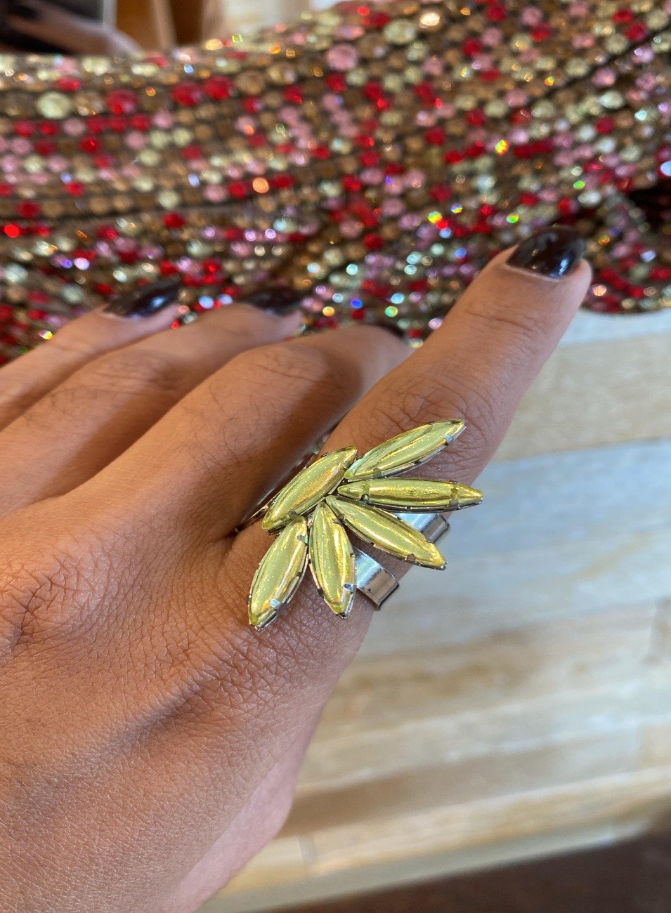 ANEL VERÃO NAVETE RESINA VERDE LIMÃO BANHO RÓDIO BRANCO