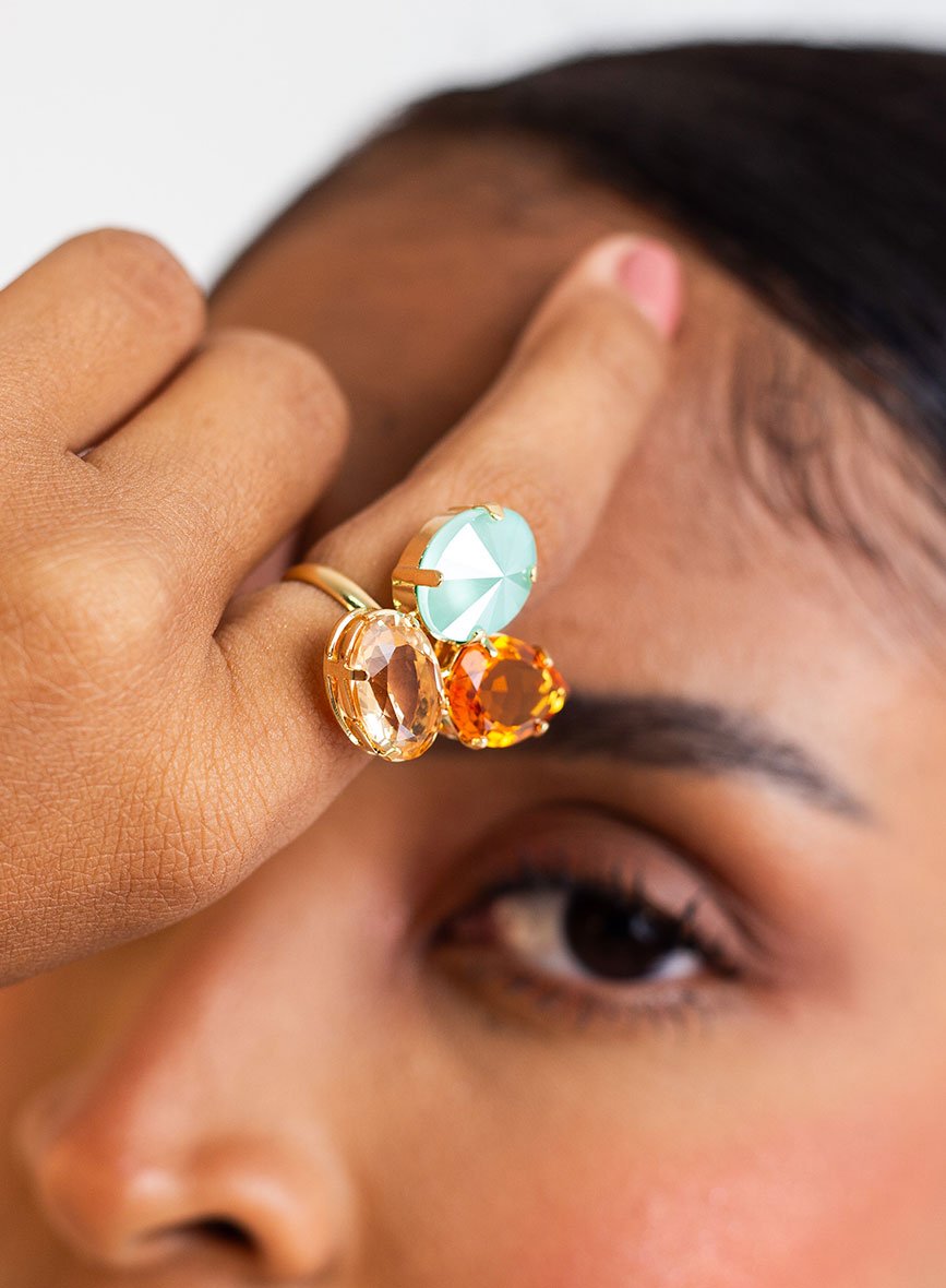 ANEL VIBE VERDE CLARO SWAROVSKI E BEGES BANHO OURO 