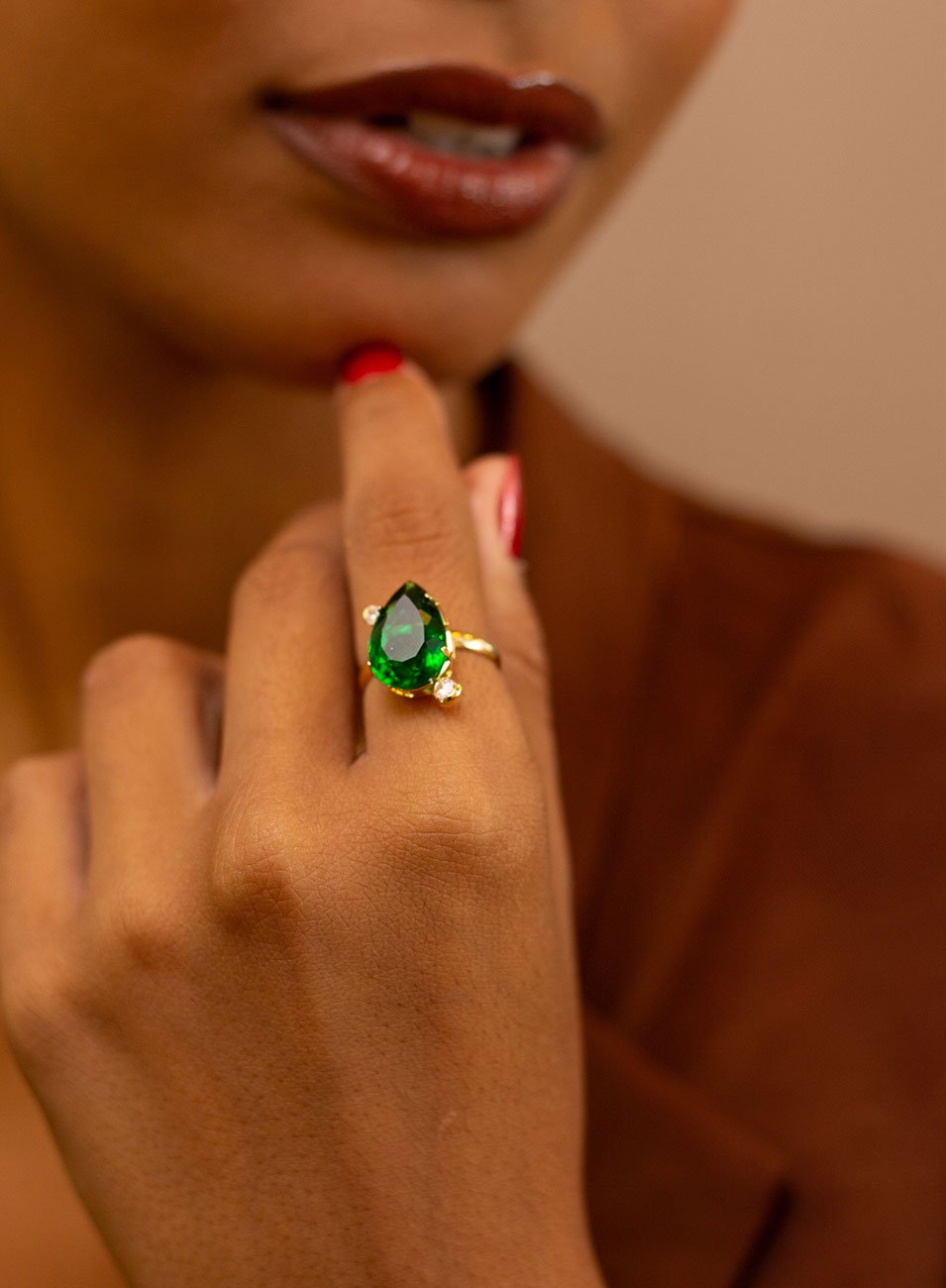 ANEL WINTOUR GOTA VERDE ESMERALDA OURO