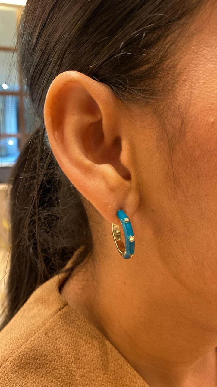 ARGOLA CURVA VERDE ZIRCÔNIA BANHO OURO