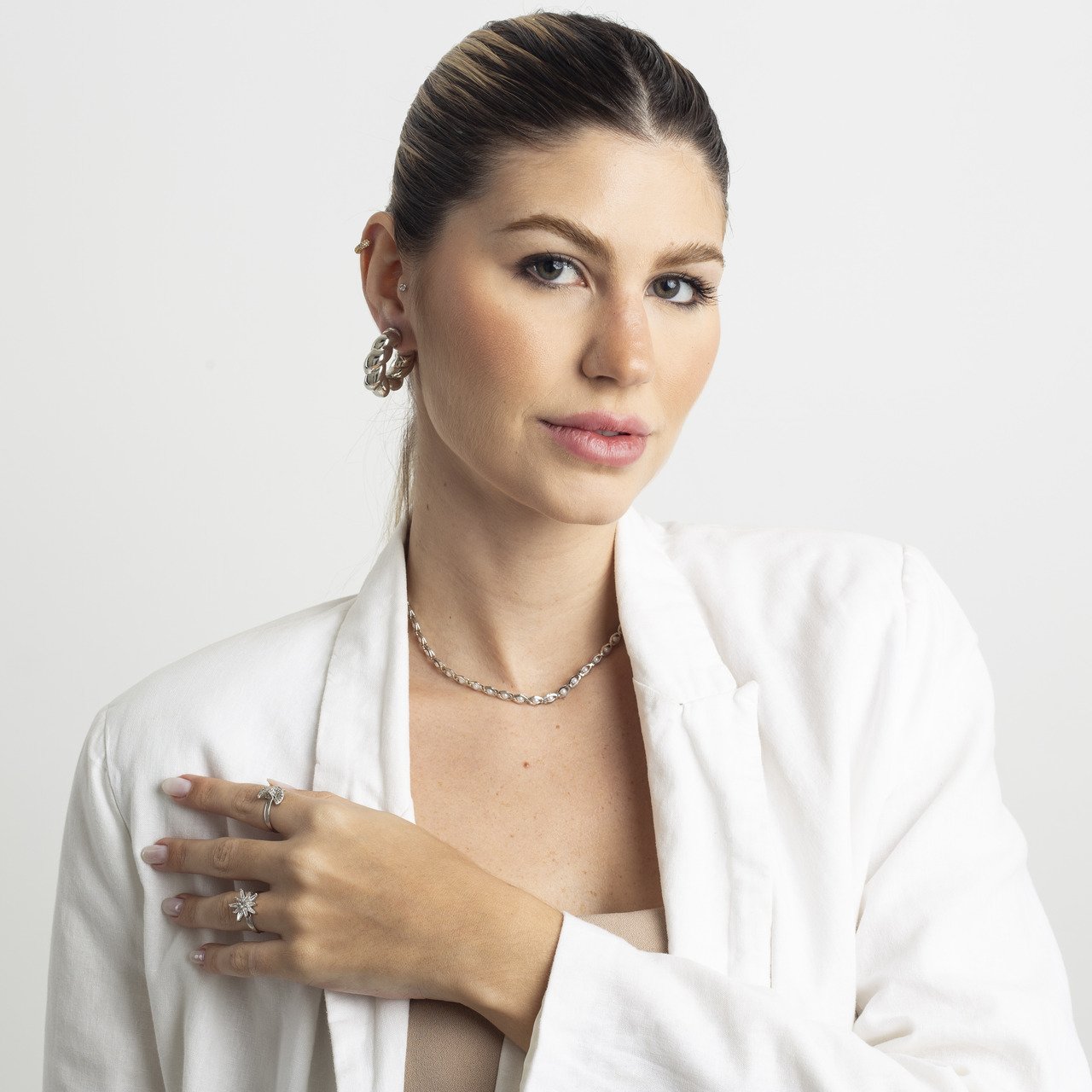 ARGOLAS FELÍCIA TRANÇADAS BANHO RÓDIO BRANCO