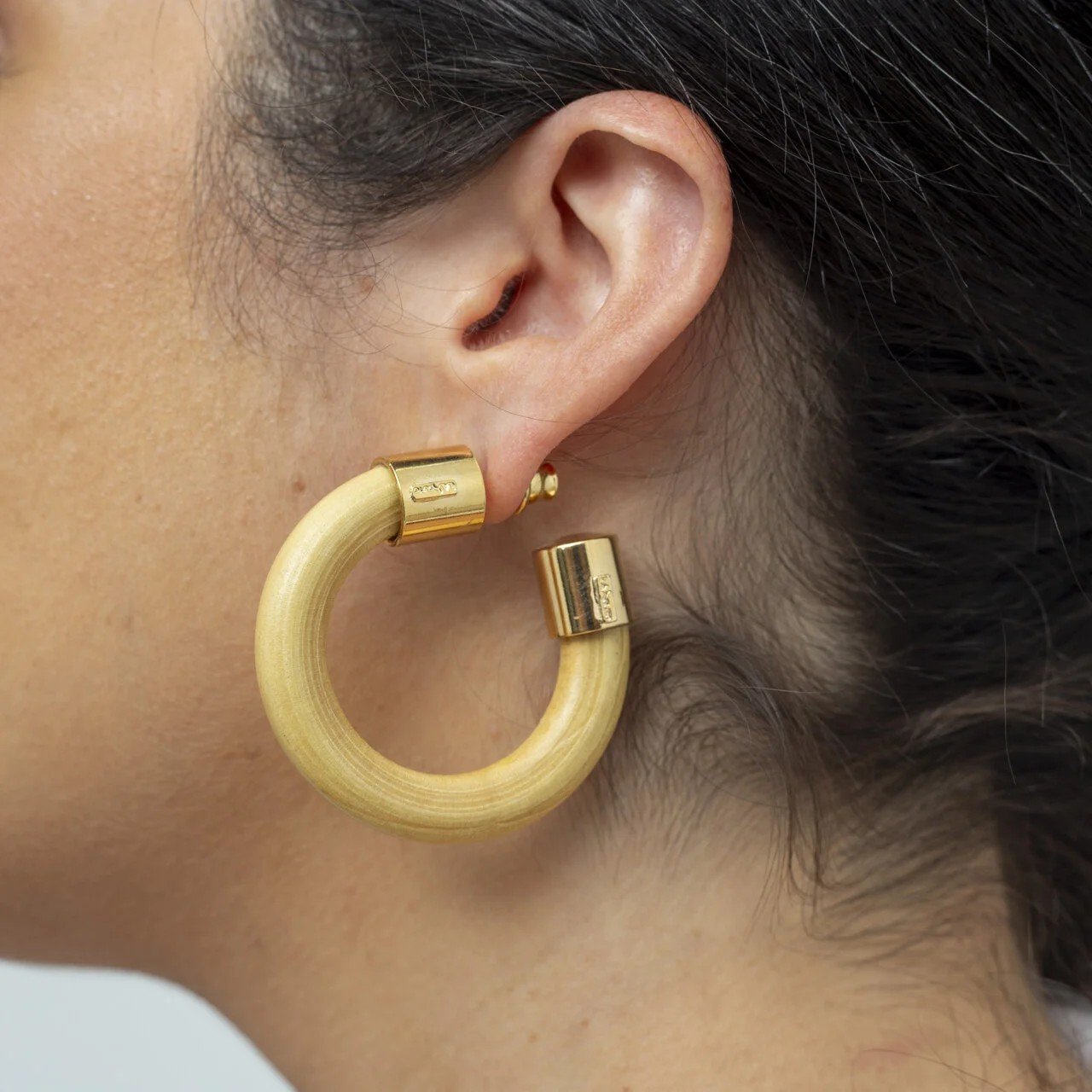 ARGOLAS MADEIRA BEGE BANHO OURO