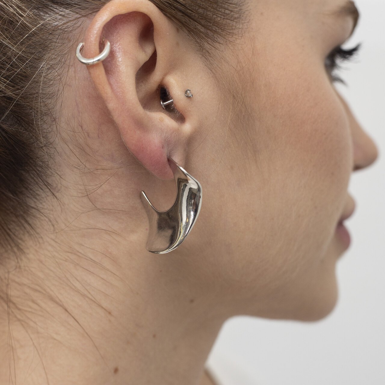 ARGOLAS ORGÂNICAS ONDAS ACHATADAS BANHO RÓDIO BRANCO