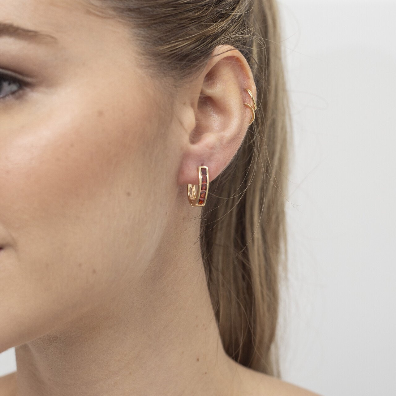 ARGOLAS SERENA VERMELHA COM BANHO OURO