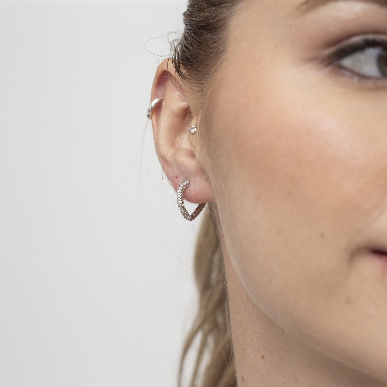 ARGOLINHAS CORAÇÃO ZIRCONIA COM BANHO RÓDIO BRANCO