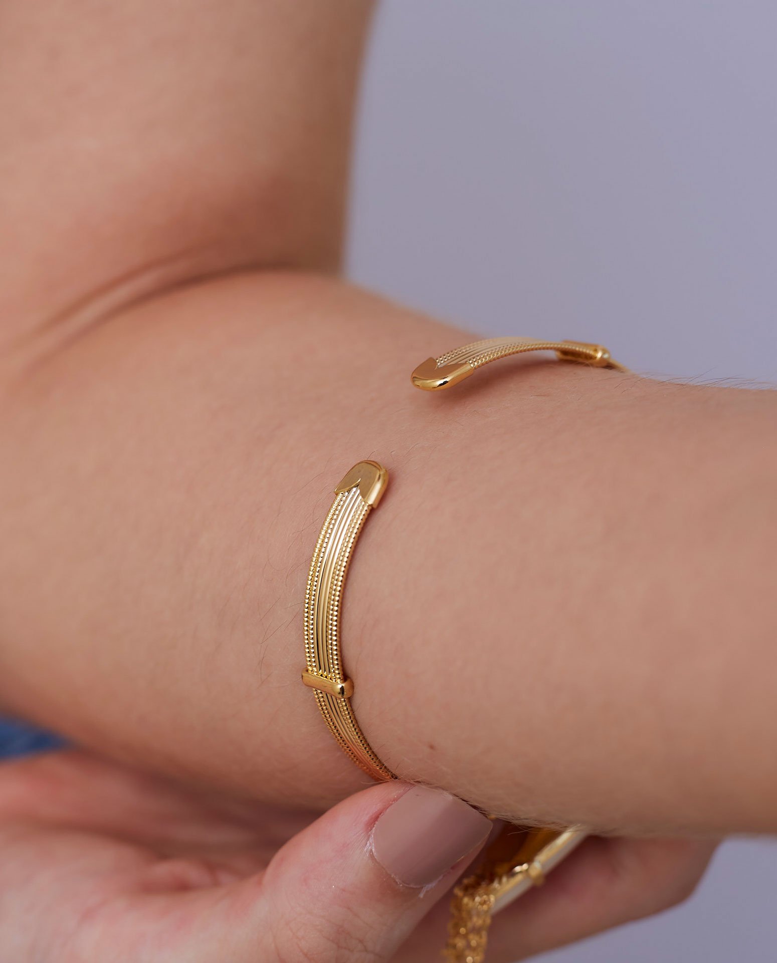 BRACELETE ANITA GOTA FINA BEGE BANHO OURO