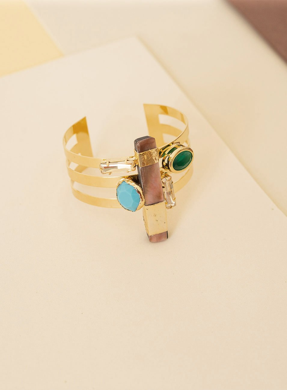 BRACELETE ÍCONE CRISTAIS TURQUESA E VERDE MADREPÉROLA ROSA BANHO OURO