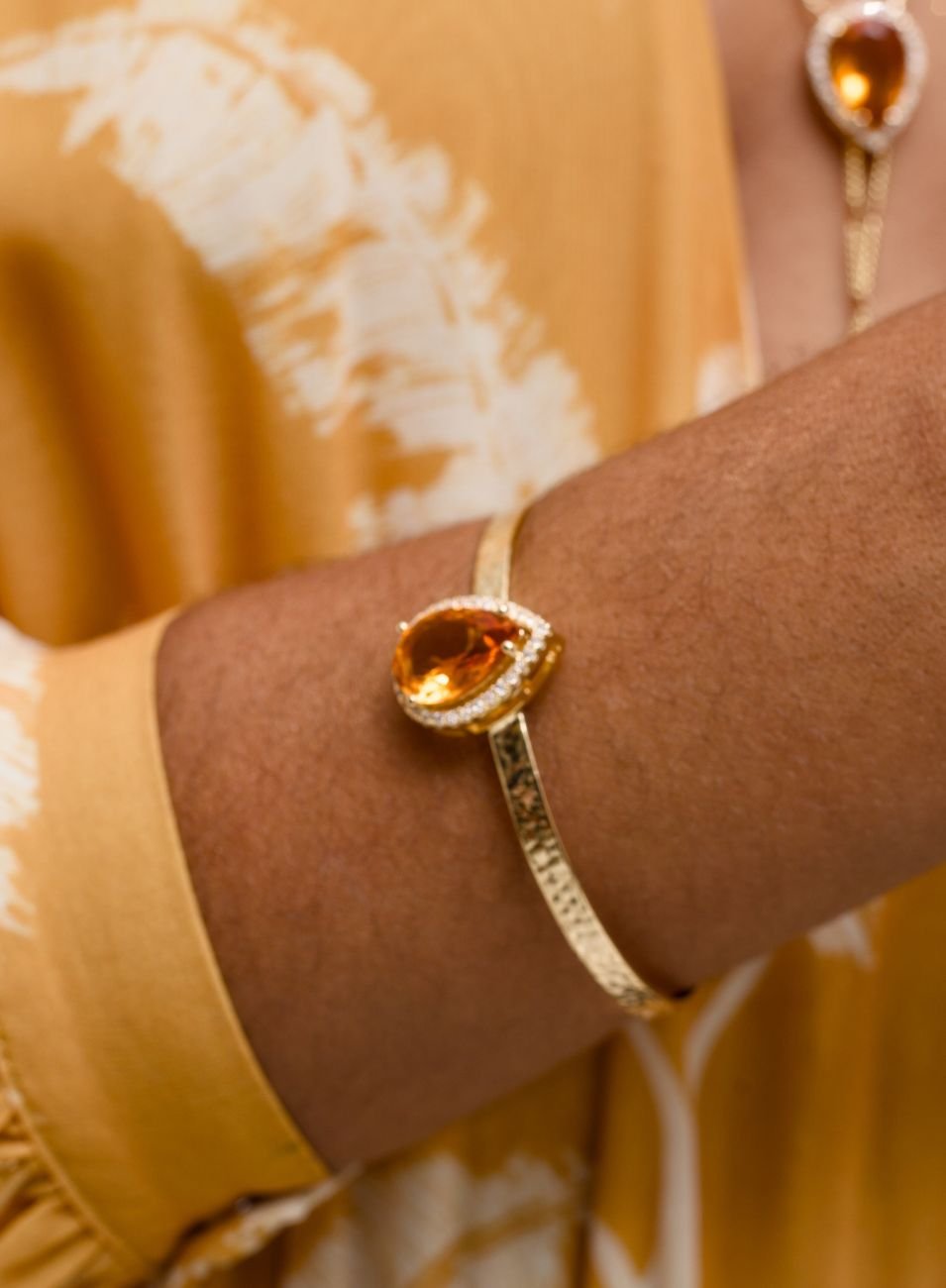 BRACELETE NINA GOTA ÂMBAR BANHO OURO