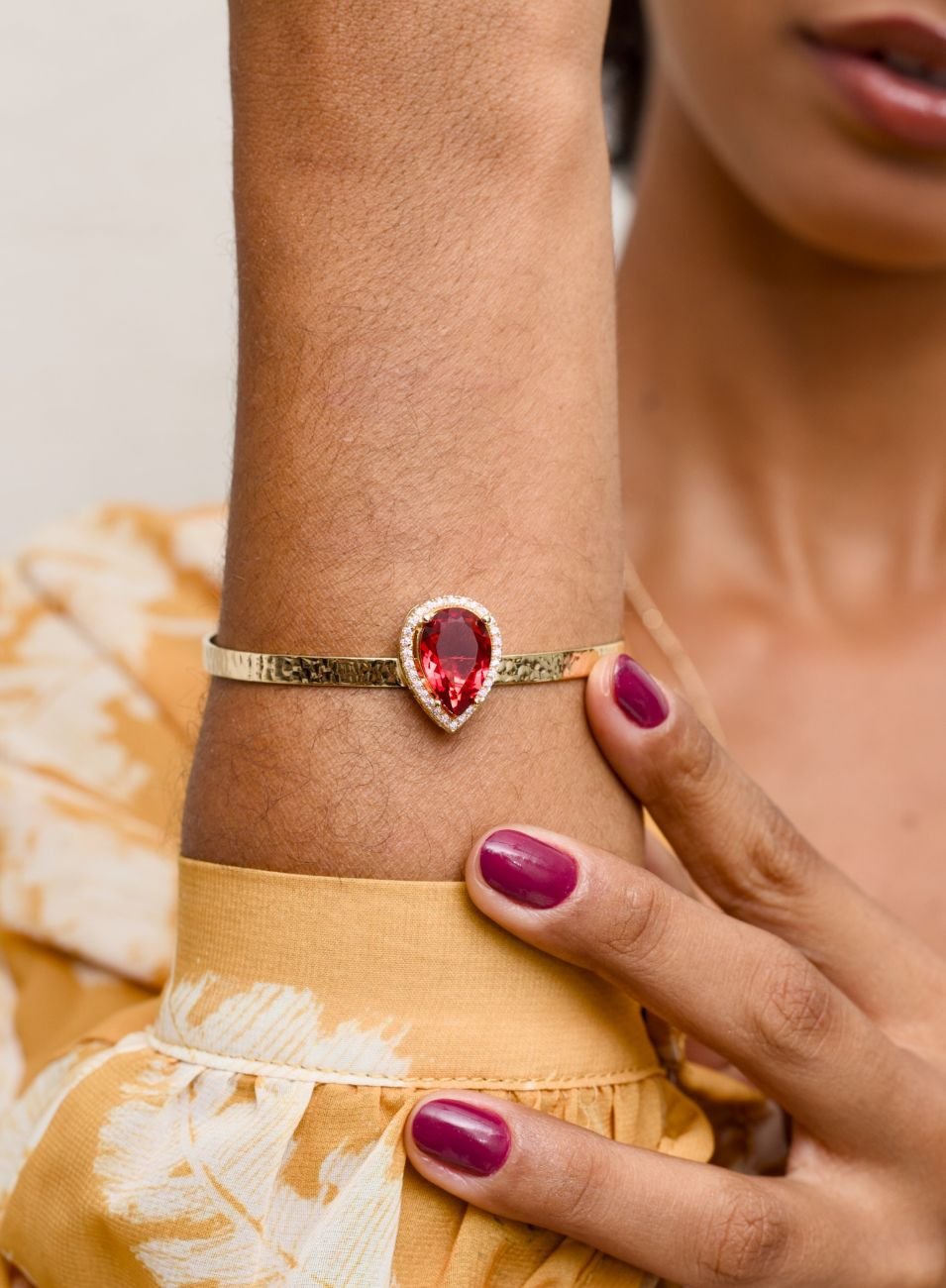 BRACELETE NINA GOTA ROSA RUBELITA BANHO OURO