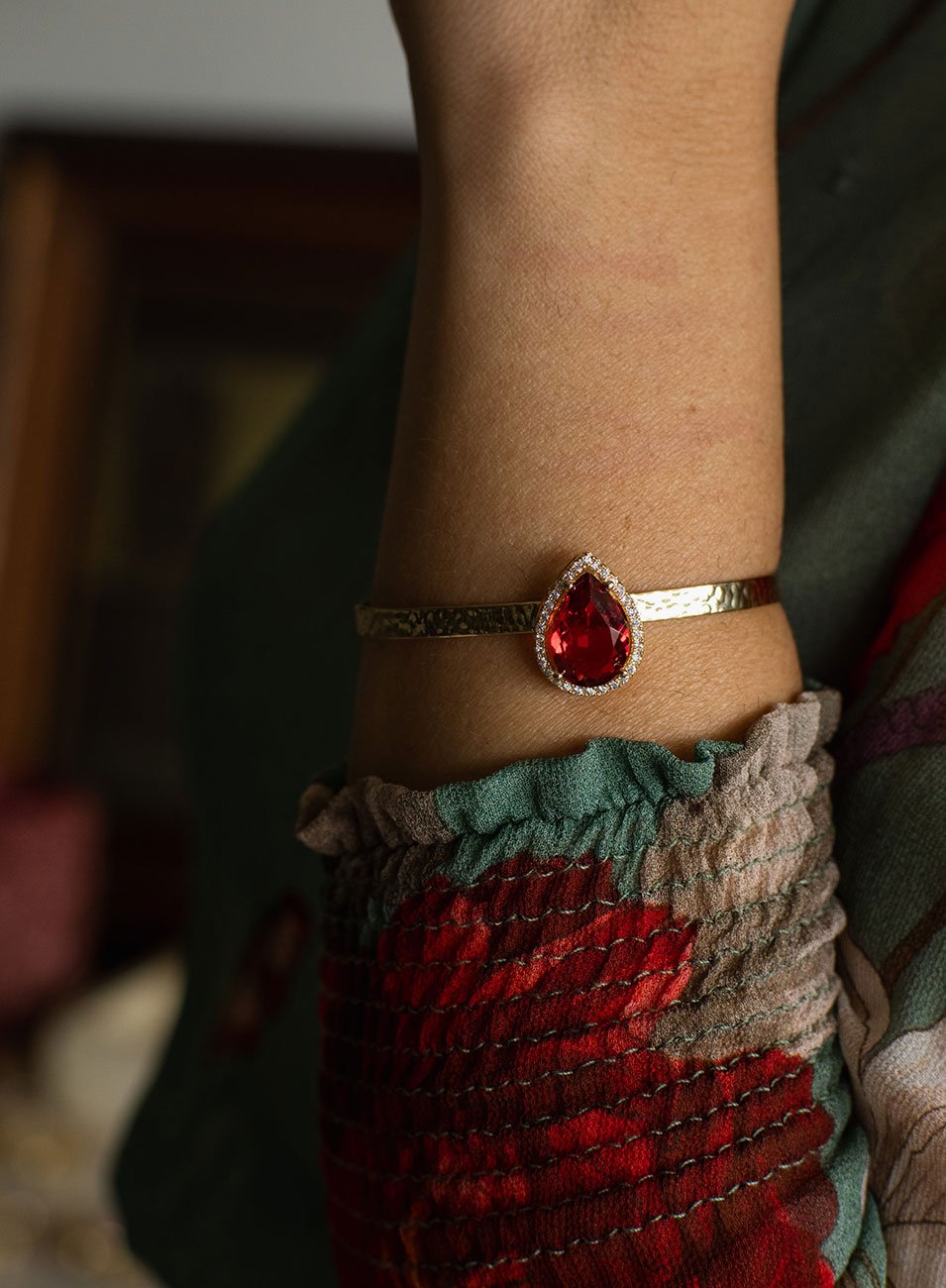 BRACELETE NINA GOTA ROSA RUBELITA BANHO OURO