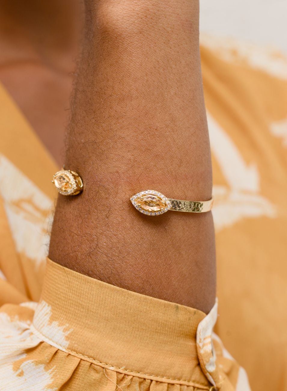 BRACELETE NINA MINI NAVETE BEGE BANHO OURO