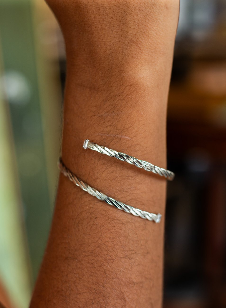 BRACELETE RAIZ TRANÇADO COM ZIRCONIA COM BANHO RÓDIO BRANCO