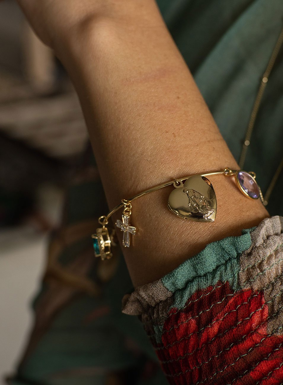 BRACELETE RELICÁRIO GRAÇA BANHO DE OURO