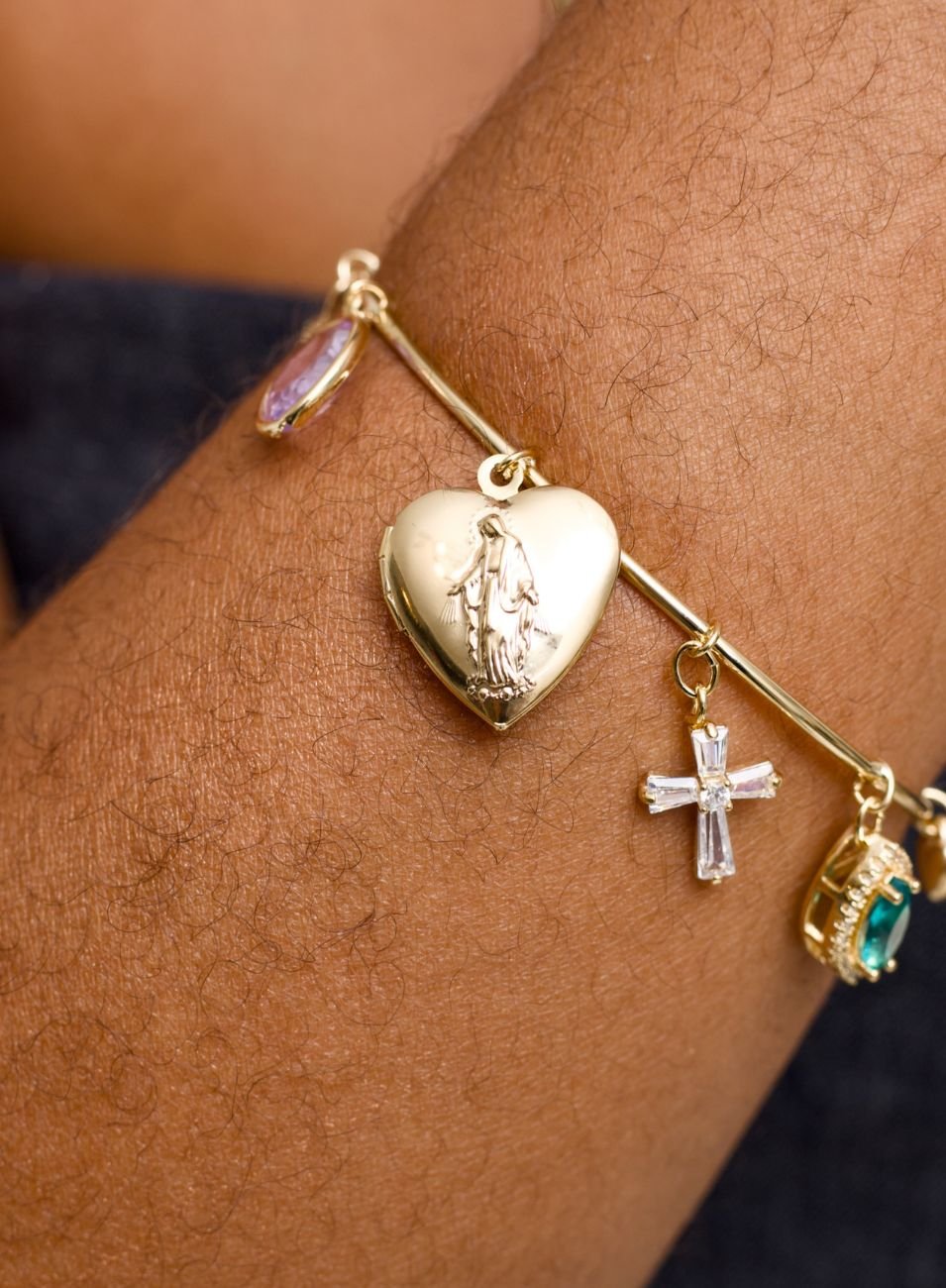 BRACELETE RELICÁRIO GRAÇA BANHO DE OURO