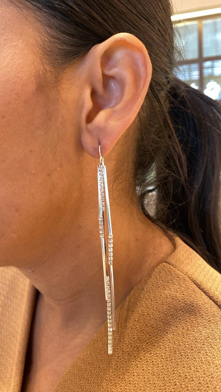 BRINCO ANNA FRANJA ZIRCÔNIA BANHO RÓDIO BRANCO