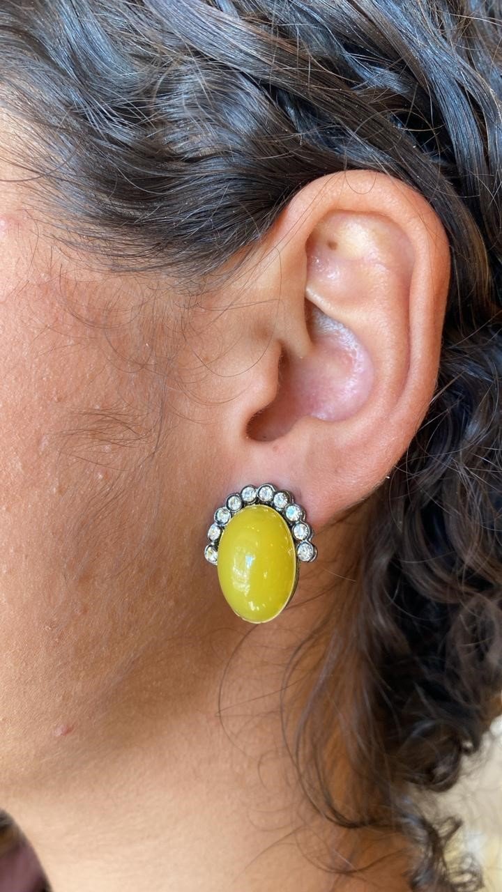 BRINCO ANNA PEDRA OVAL AMARELO LUA CRAVAÇÃO ZIRCÔNIA BANHO RÓDIO NEGRO