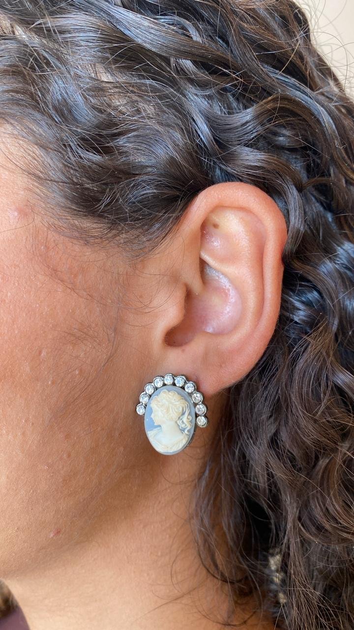 BRINCO ANNA PEDRA OVAL CAMAFÉU CRAVAÇÃO ZIRCÔNIA BANHO RÓDIO NEGRO