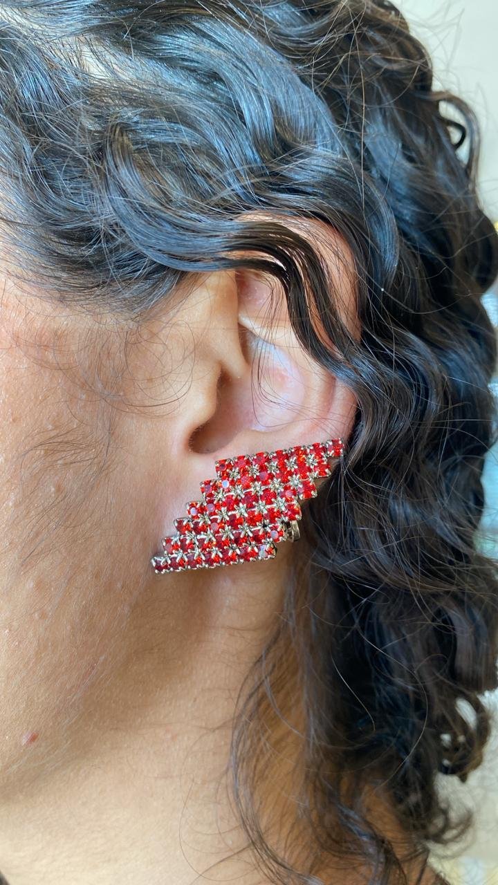 BRINCO DEGRADÊ ZIRCÔNIA VERMELHA BANHO RÓDIO BRANCO