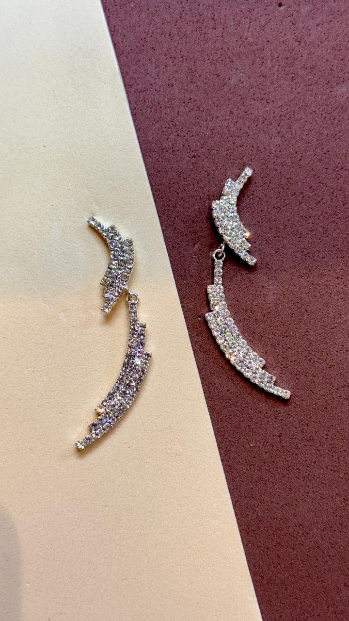 BRINCO LUNAR STRASS PRATEADO ANA