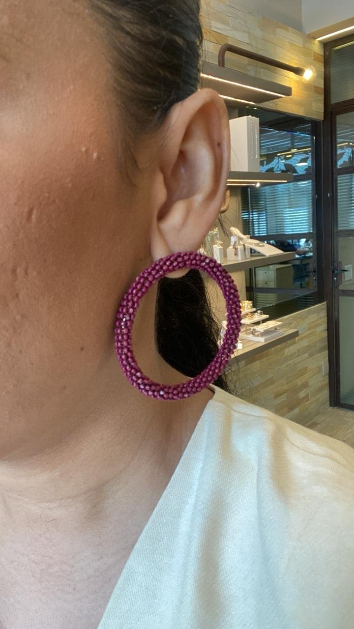 BRINCOS ARGOLAS COM MIÇANGAS