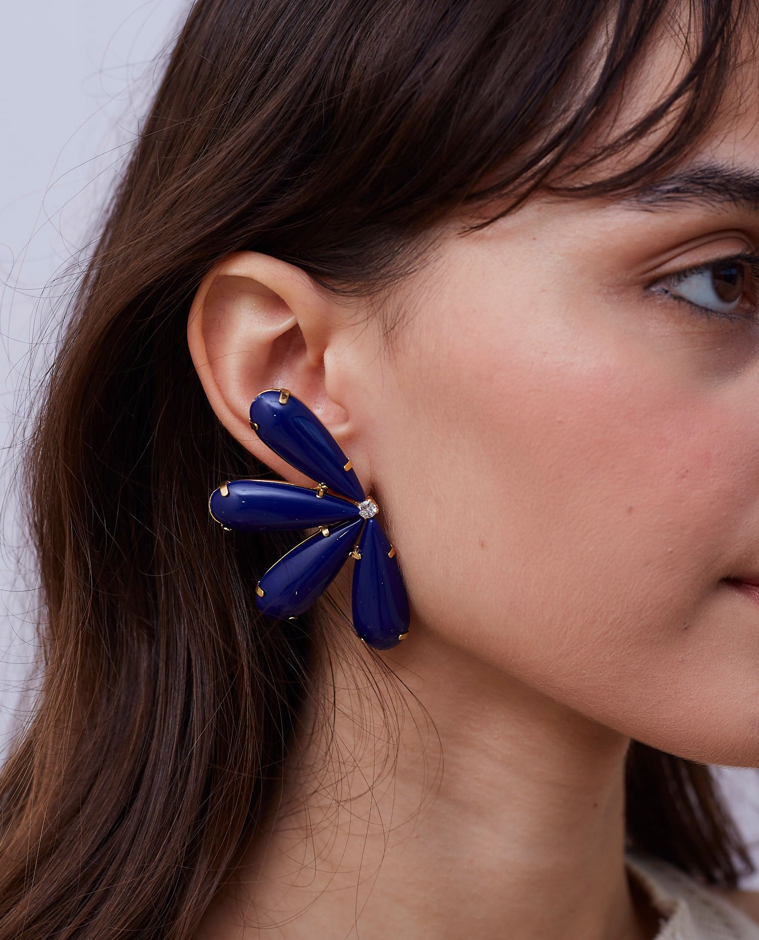 BRINCOS ANINHA GOTA LONGA AZUL CRAVAÇÃO ZIRCÔNIA INCOLOR BANHO OURO