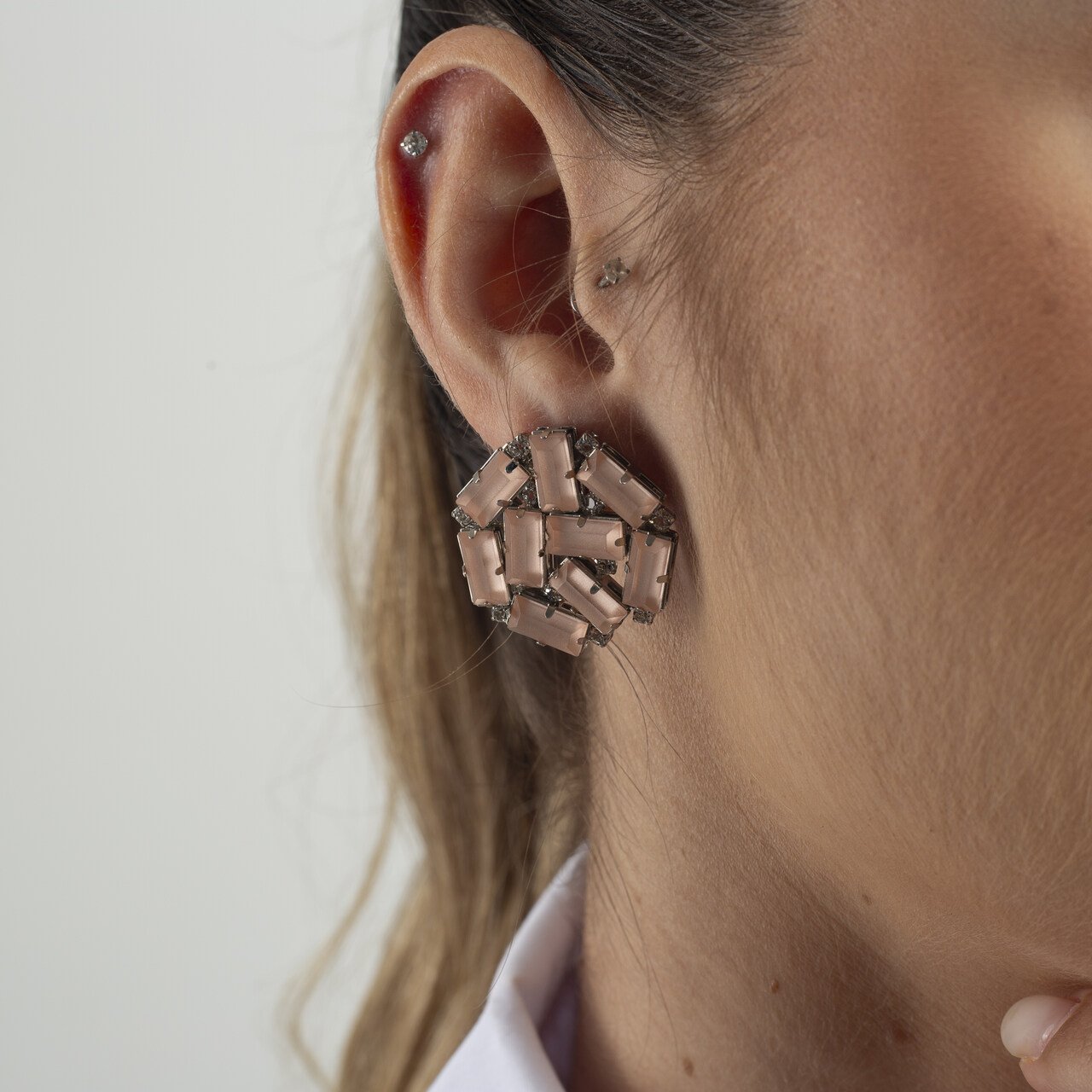 BRINCOS BASE MARILIS ROSA BANHO RÓDIO BRANCO