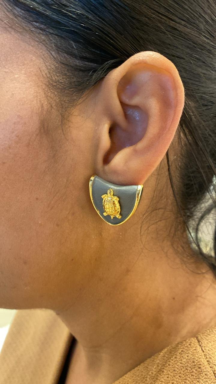 BRINCOS BUTTON TARTARUGAS DOURADAS