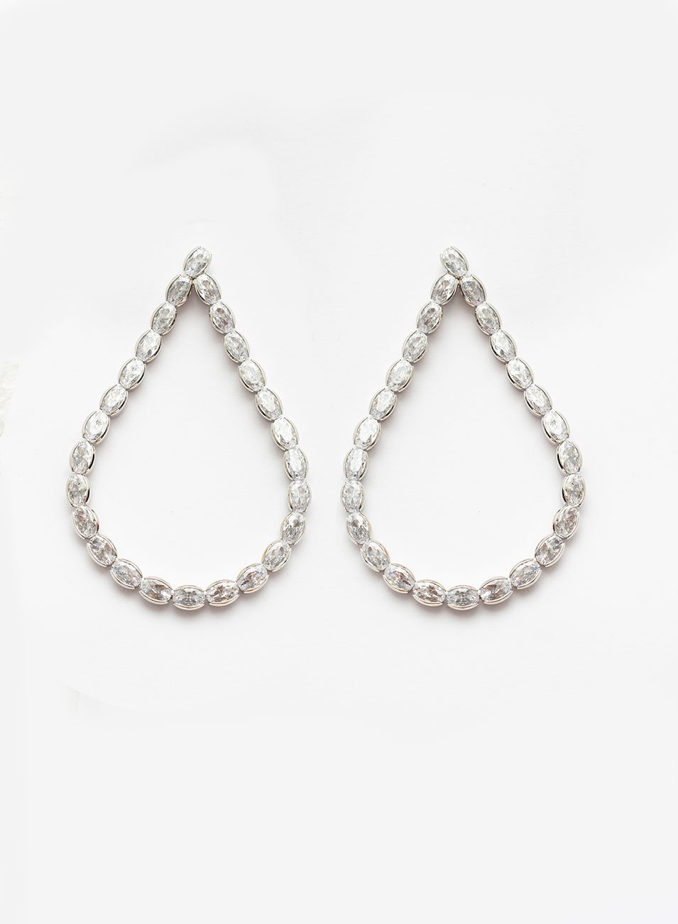 BRINCOS CELEBRE ZIRCONIA INCOLOR BANHO RÓDIO BRANCO