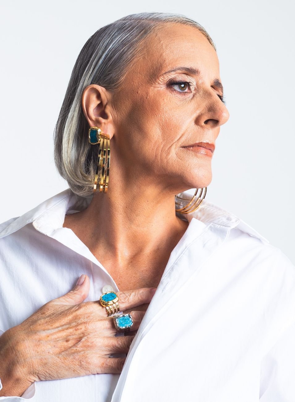 BRINCOS CÉU PEDRA TURQUESA BORDA ORGÂNICA BANHO OURO 