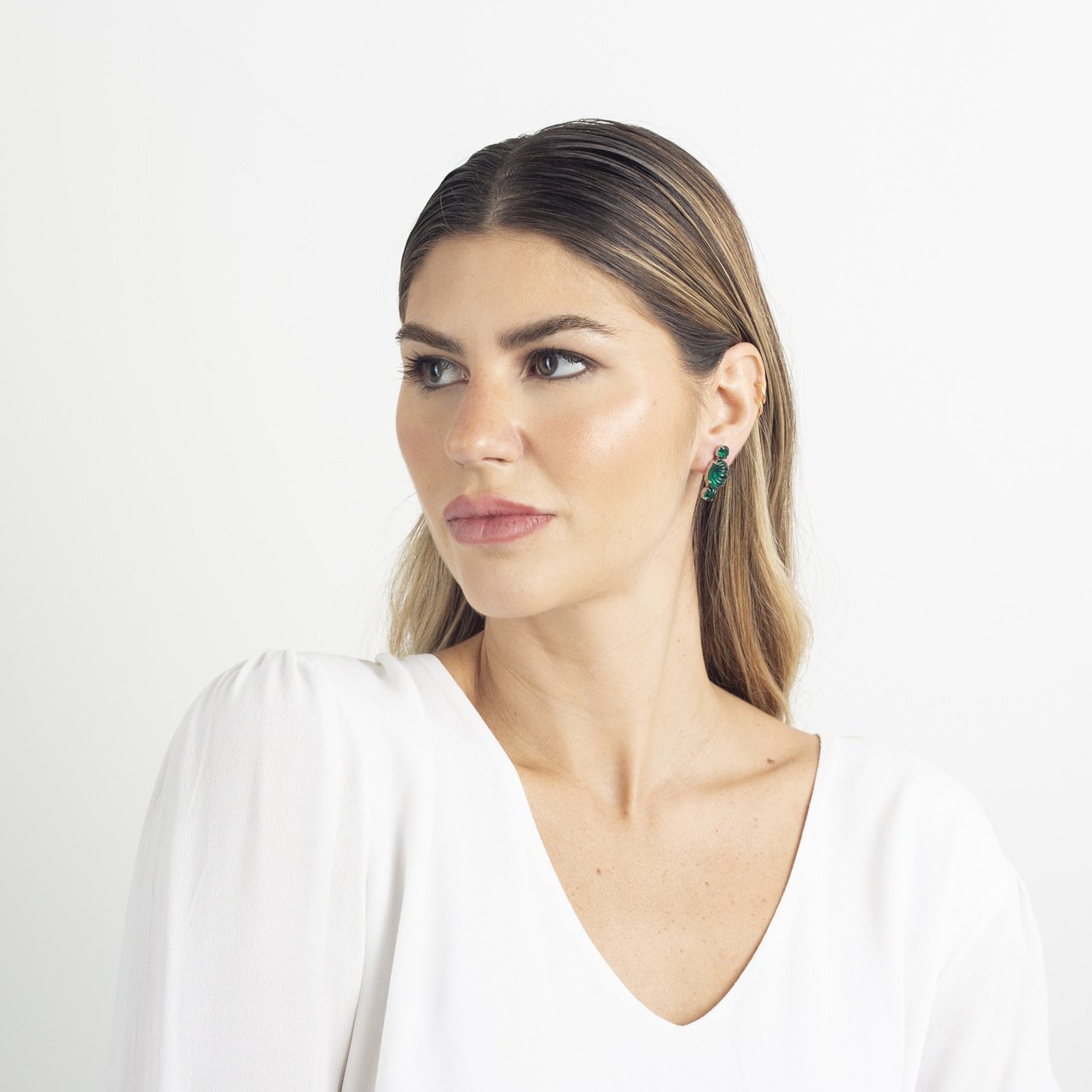 BRINCOS CHARLOTTE CRISTAL OVAL VERDE BANHO RÓDIO BRANCO