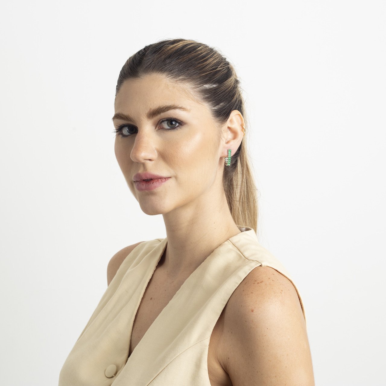 BRINCOS DIZOU RIVIERA VERDE ESCURO BANHO RÓDIO BRANCO