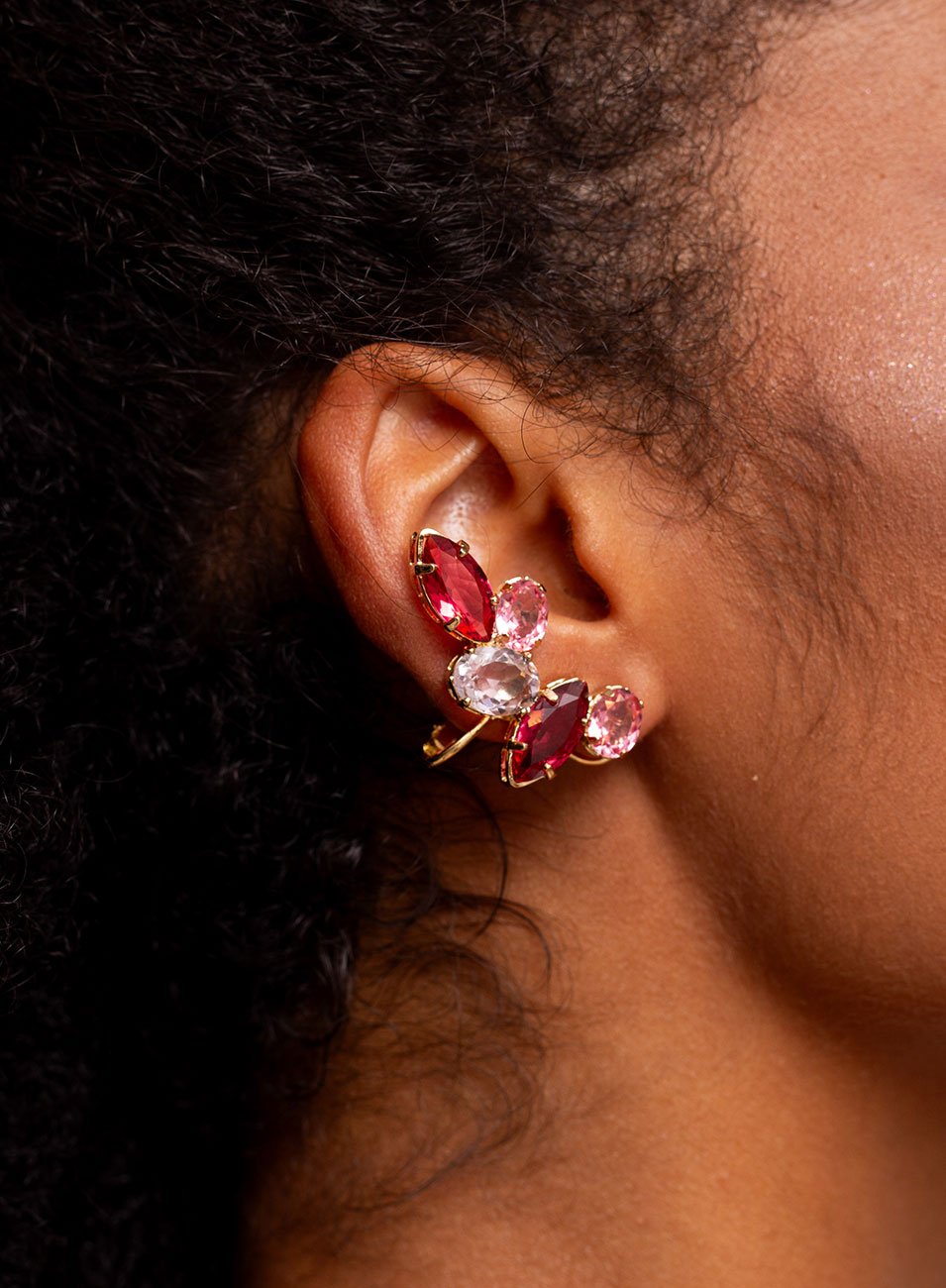 BRINCOS EARCUFF AURA MIX CRISTAIS ROSA BANHO OURO