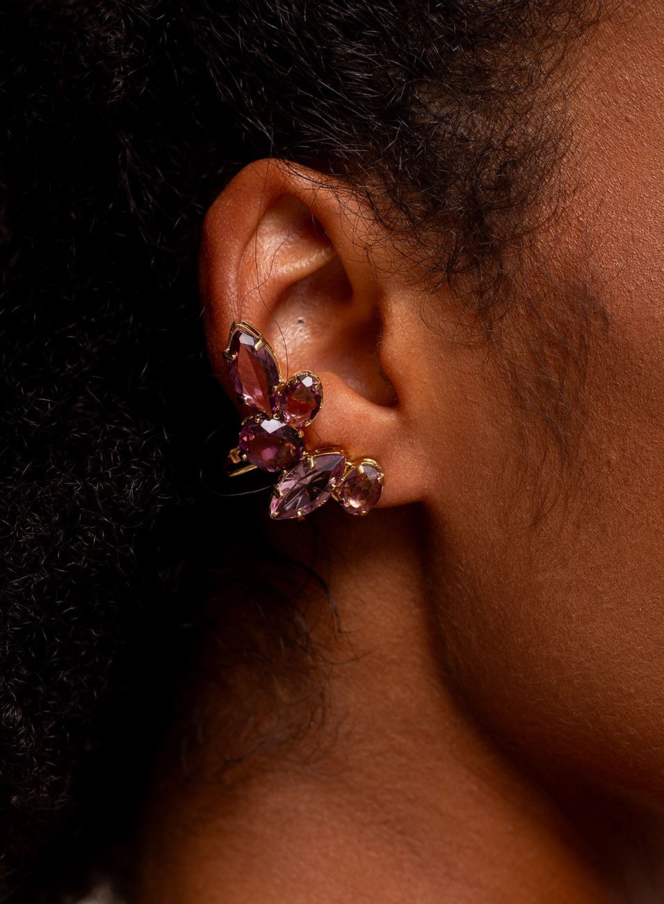 BRINCOS EARCUFF AURA MIX CRISTAIS ROXO BANHO OURO