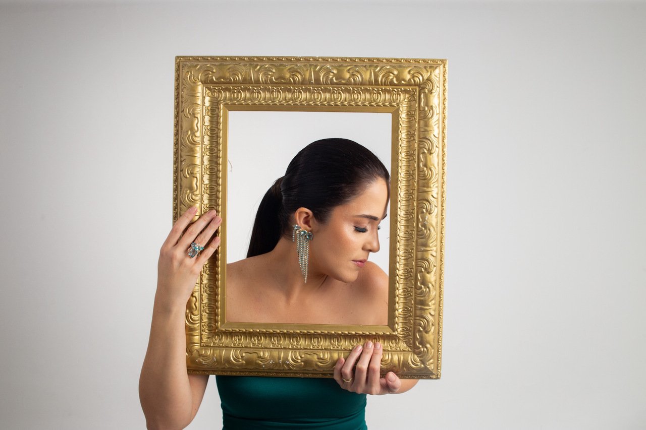 BRINCOS EARCUFFS FRANJA STRASS MIX CRISTAIS AZUL BANHO OURO