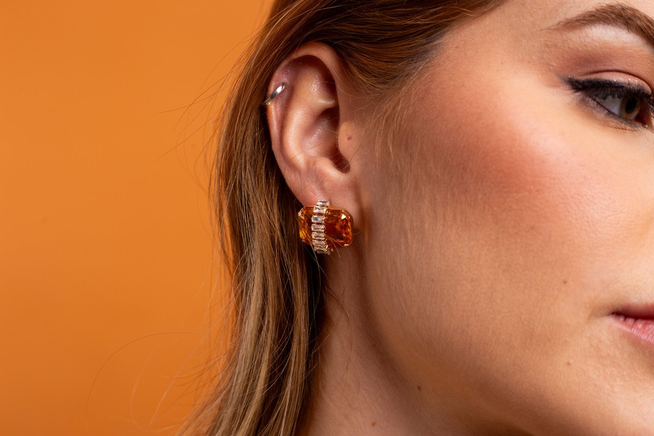 BRINCOS ENTALHE CRISTAL CITRINO RIVIERA BANHO OURO