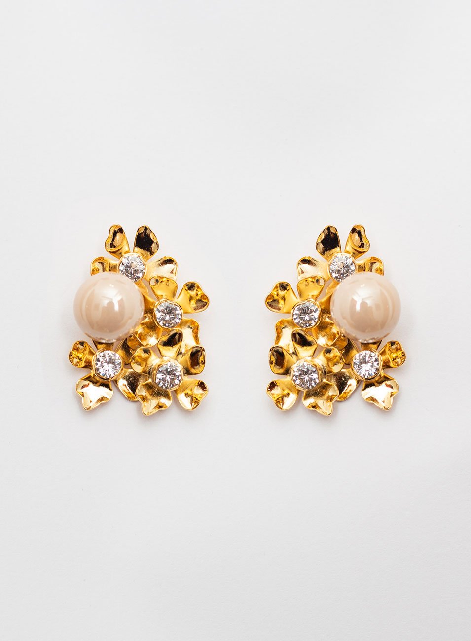 BRINCOS ESSÊNCIA FLOR ZIRCÔNIA PÉROLA SHELL BEGE BANHO OURO