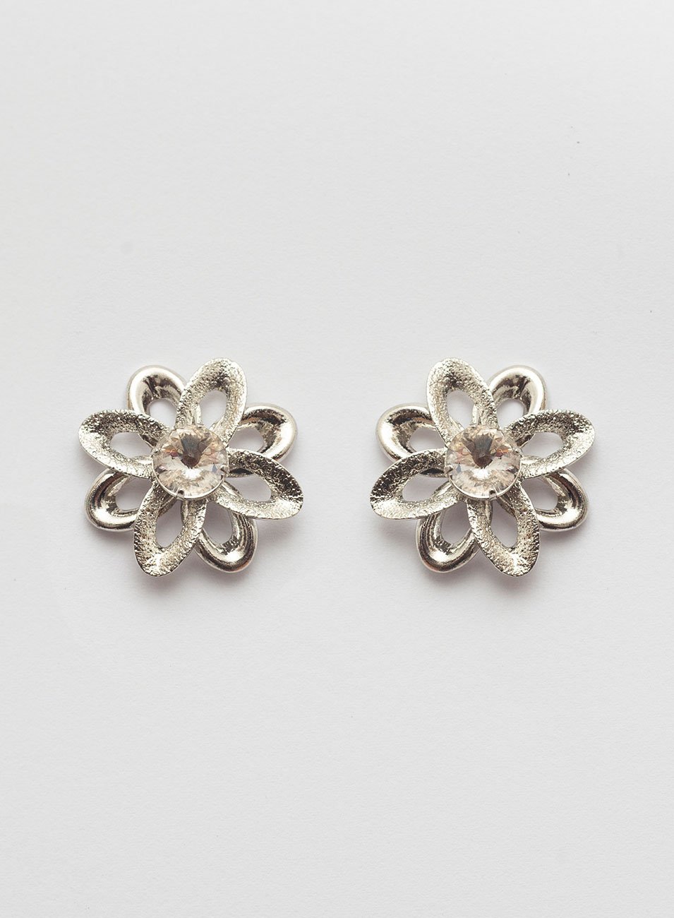 BRINCOS FLOR VAZADA CRISTAL BANHO RÓDIO BRANCO