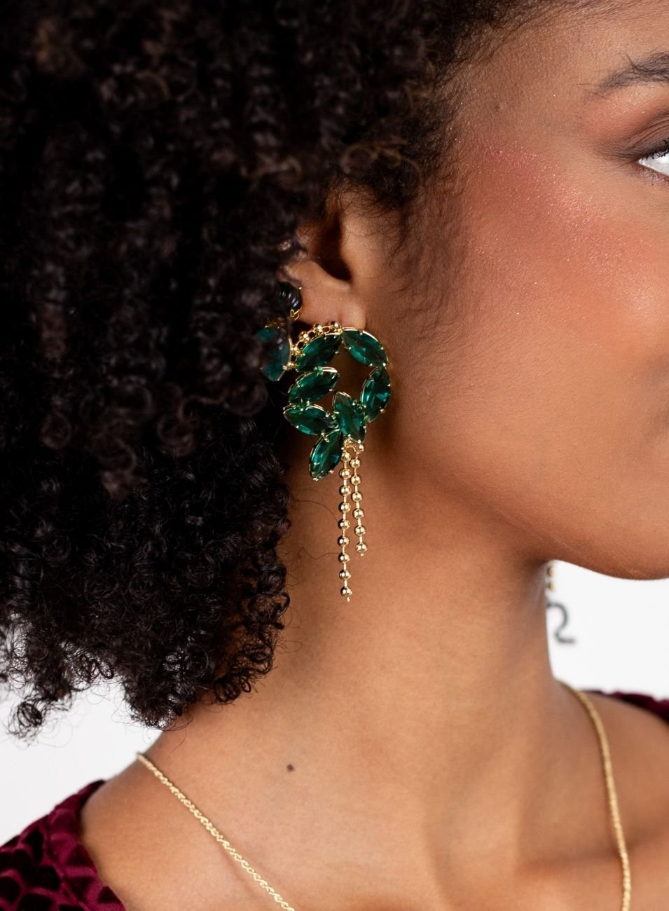 BRINCOS FLORESTA CRISTAIS VERDE COM BANHO OURO