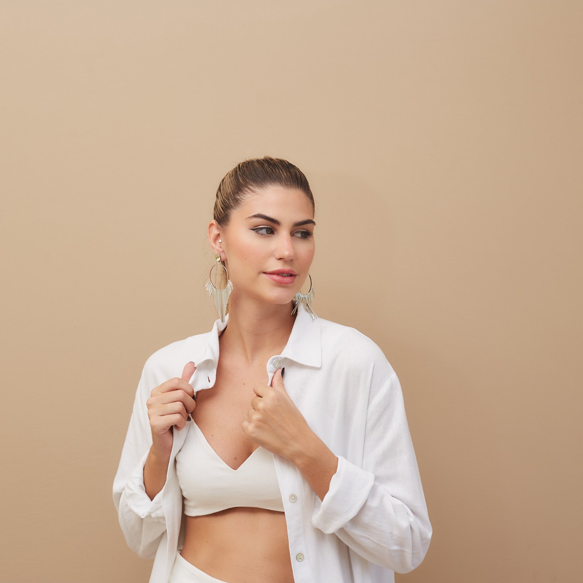 BRINCOS GIGI FRANJA CRISTAL VERDE BANHO RÓDIO BRANCO