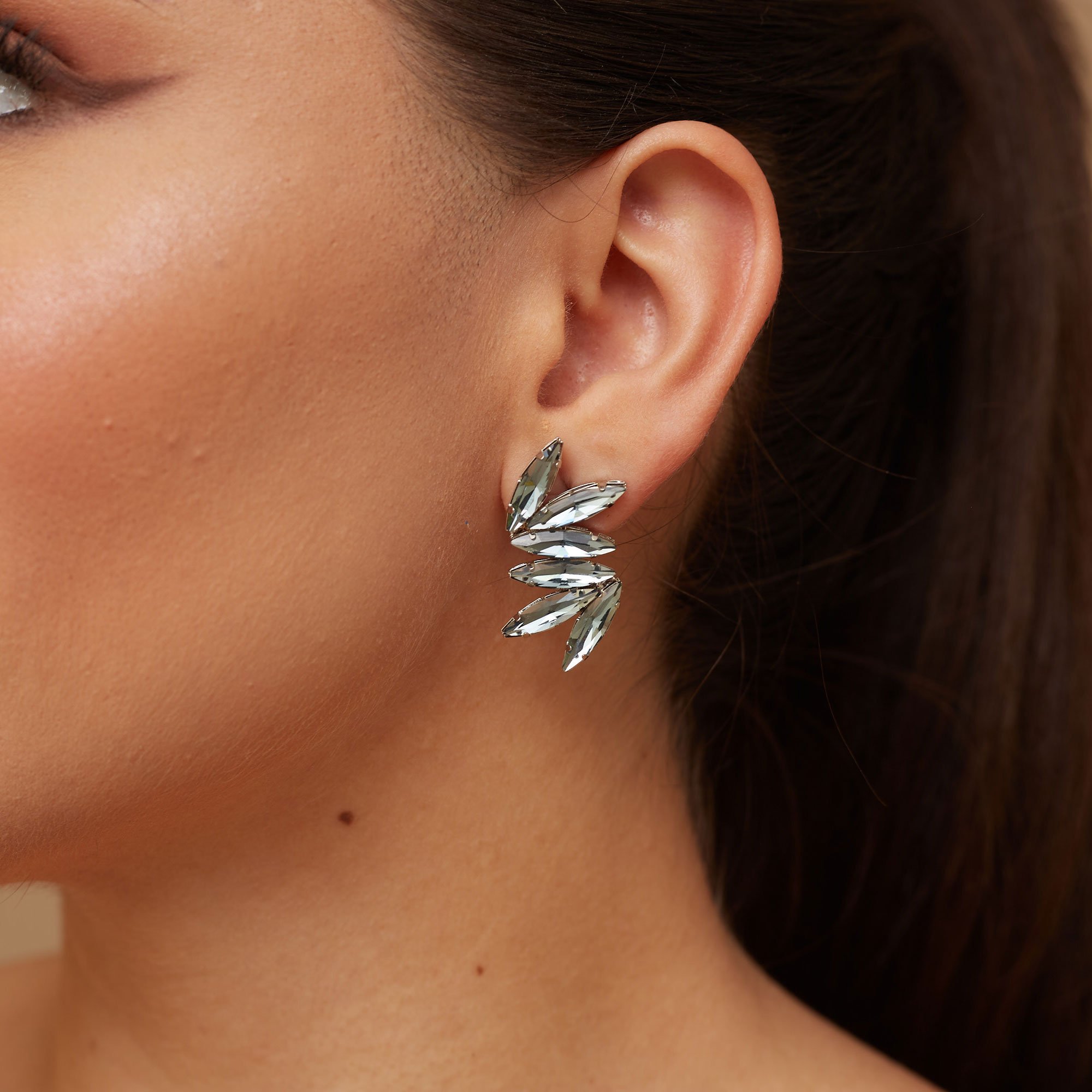 BRINCOS LINA AZUIS BANHO RÓDIO BRANCO