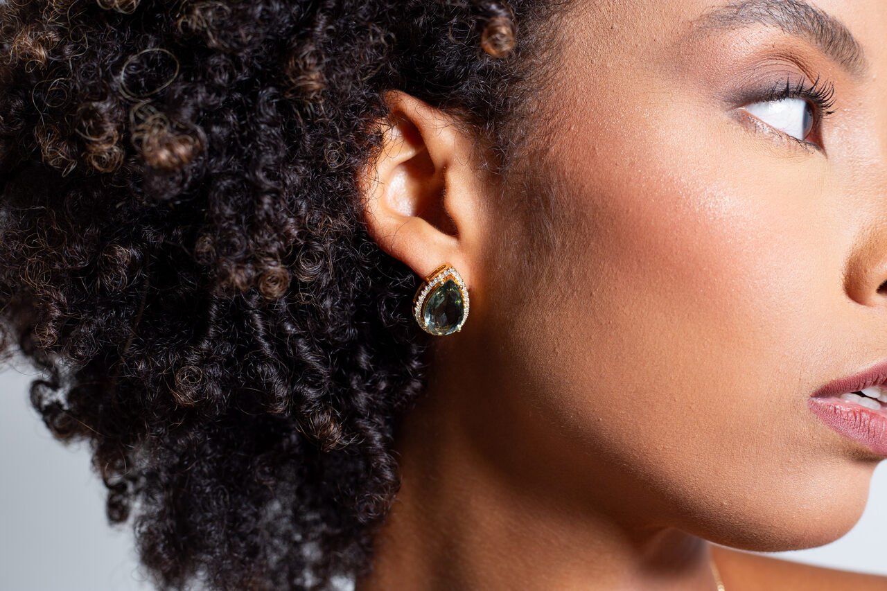 BRINCOS MABÊ CRISTAL VERDE AMETISTA BANHO OURO