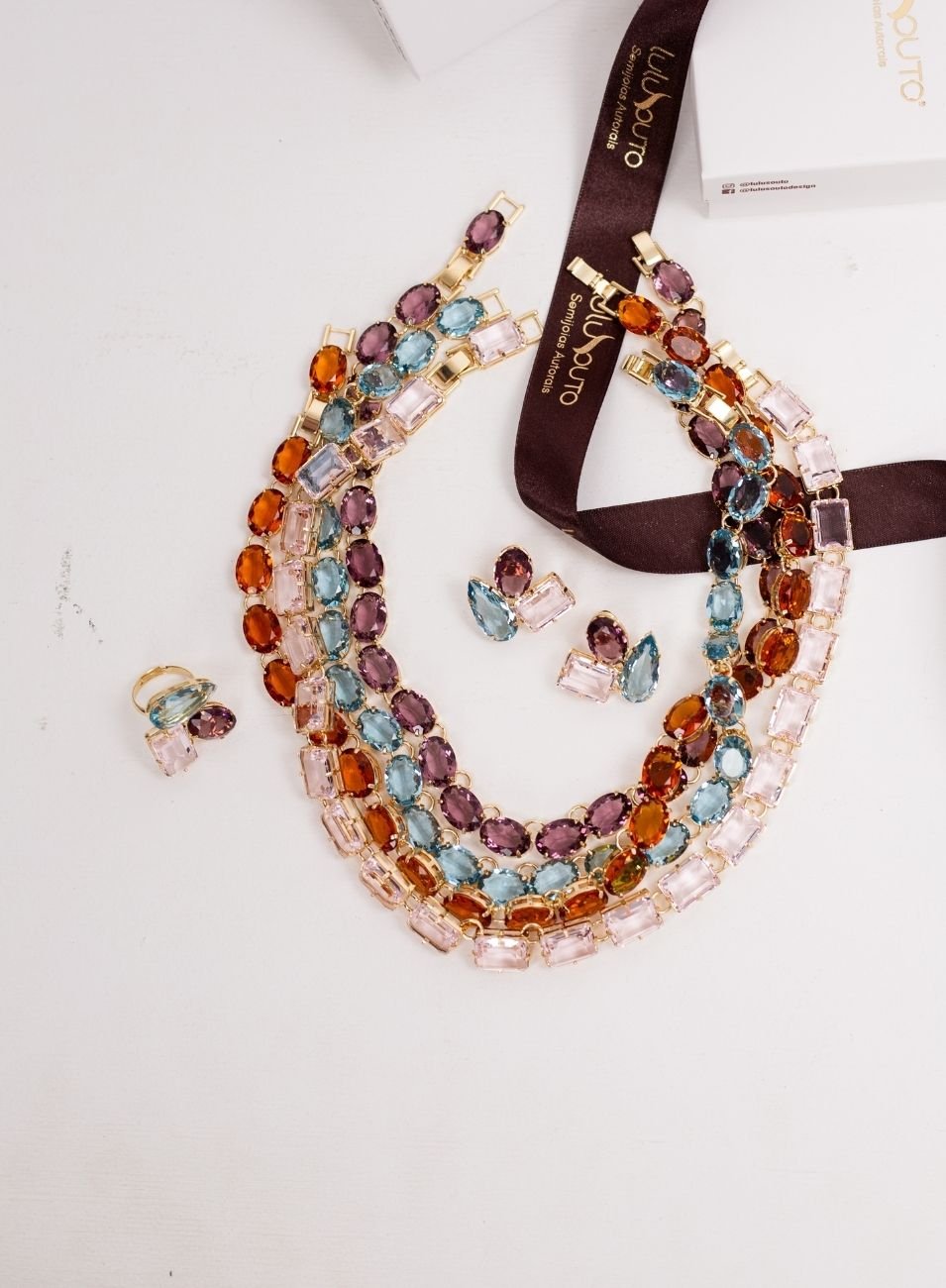 BRINCOS NATURE AZUL E ROXO PRESSÃO BANHO OURO