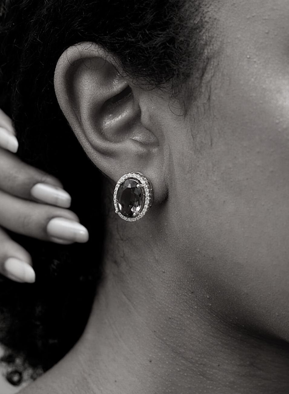 BRINCOS NINA ROXO BANHO RÓDIO BRANCO