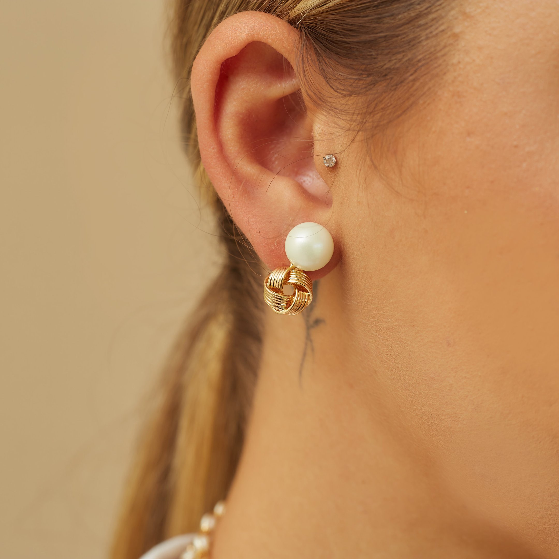 BRINCOS PINA PÉROLA BANHO OURO