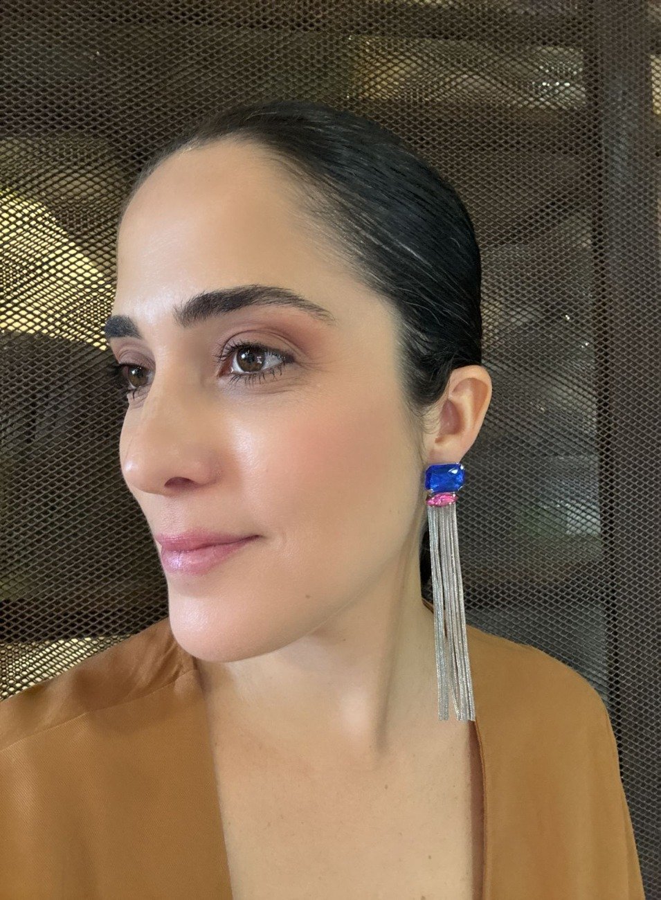 BRINCOS RESINA RETANGULAR COM NAVETE FRANJA BANHO RÓDIO BRANCO