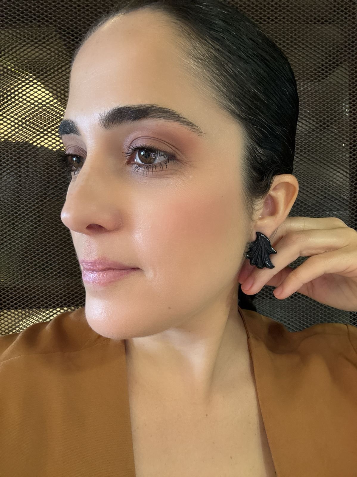 BRINCOS ROBUSTI ESMALTADO PRETO