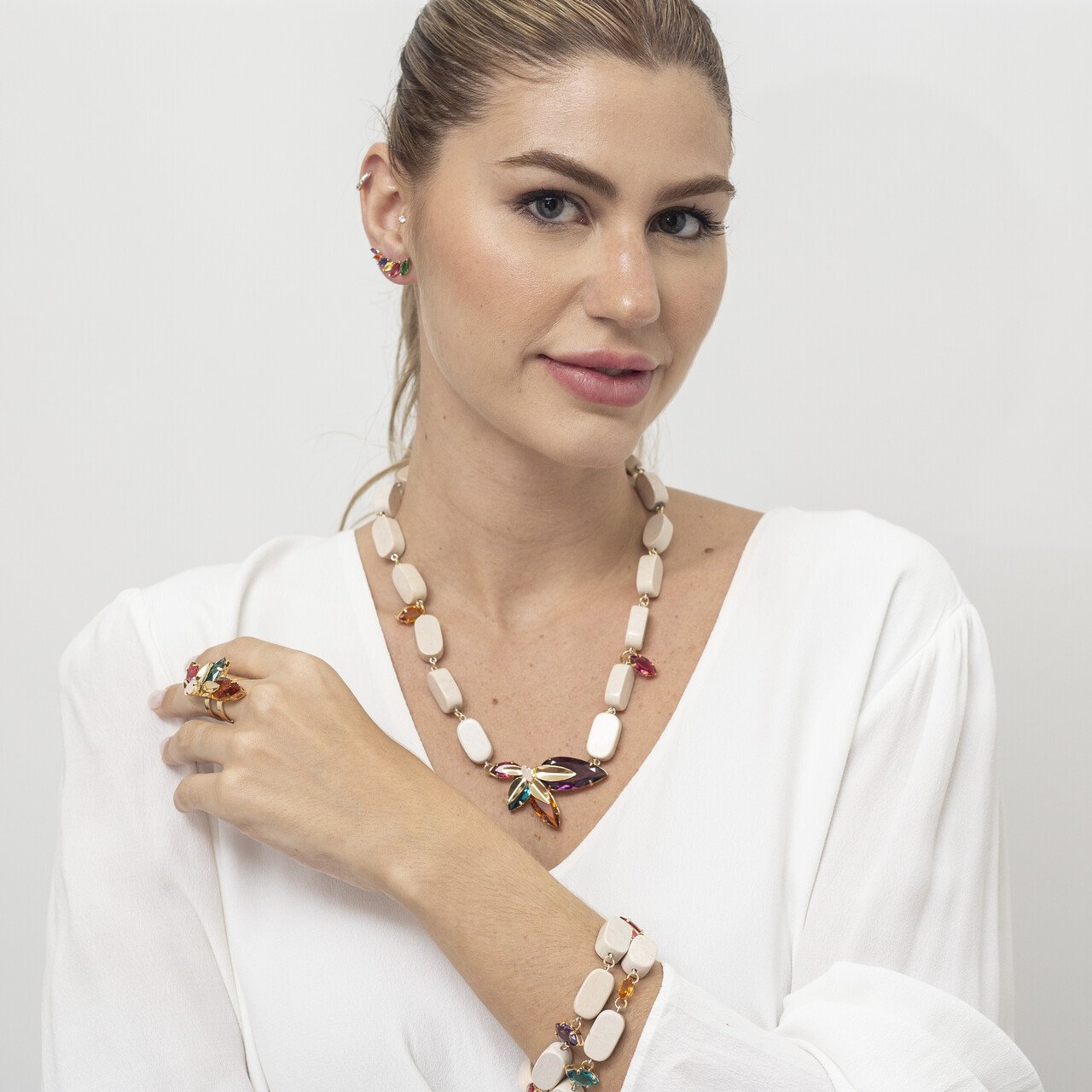 BRINCOS ROYALE COLORIDOS BANHO OURO