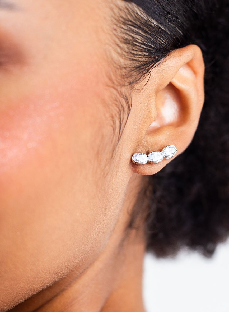 BRINCOS SABINA EARCUFF BANHO RÓDIO BRANCO