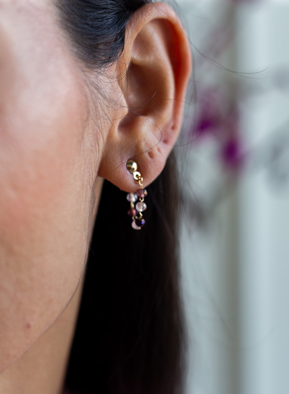 BRINCOS SOFIA CRISTAIS ROXO AMETISTA QUARTZO ROSA BANHO OURO