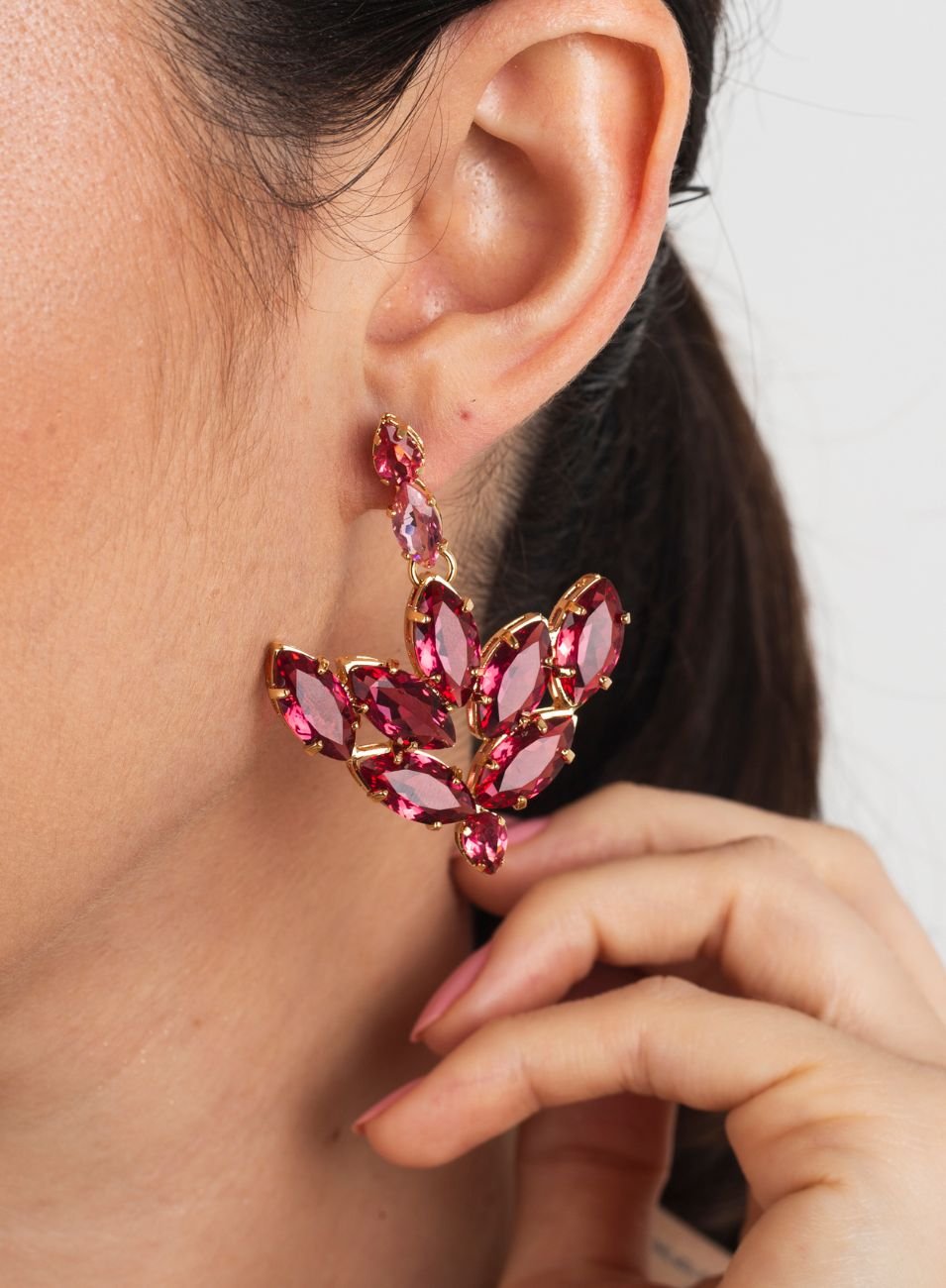 BRINCOS TARGET CRISTAL ROSA PINK BANHO RÓDIO BRANCO